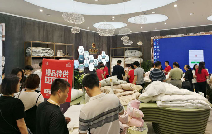 多地展會現(xiàn)場簽單！百聯(lián)憑什么“約”到服裝家紡用戶？